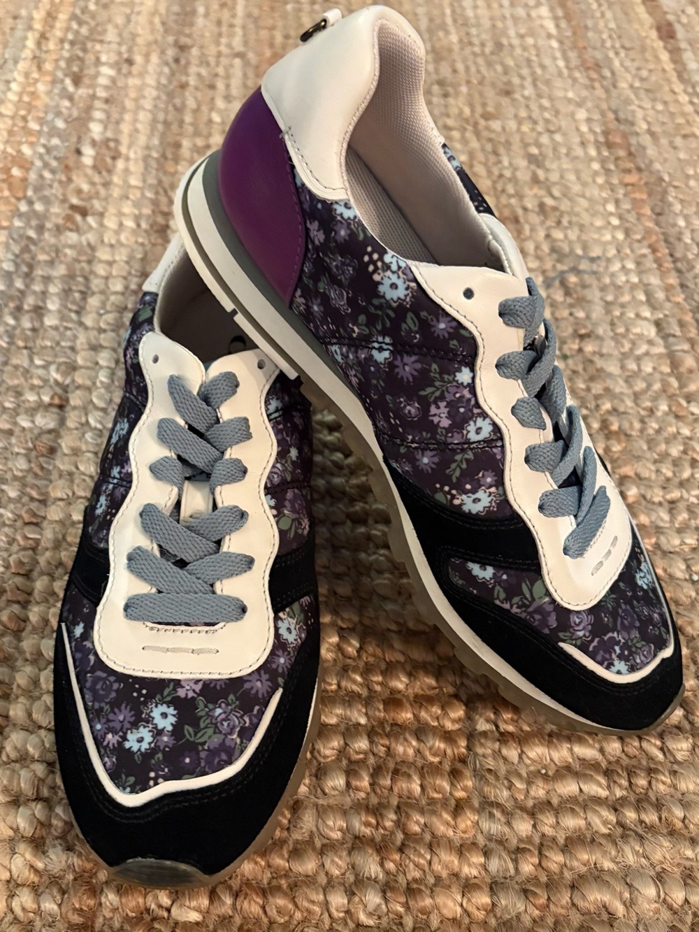Like New!! Coach Women's Floral C118 C121 Low-Top Running Sneakers Size 8B
